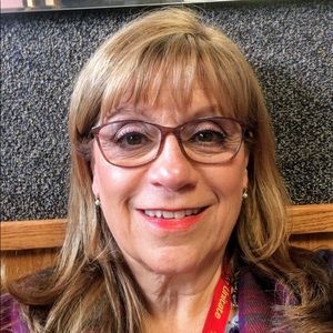 Meet your Posher, Adrienne